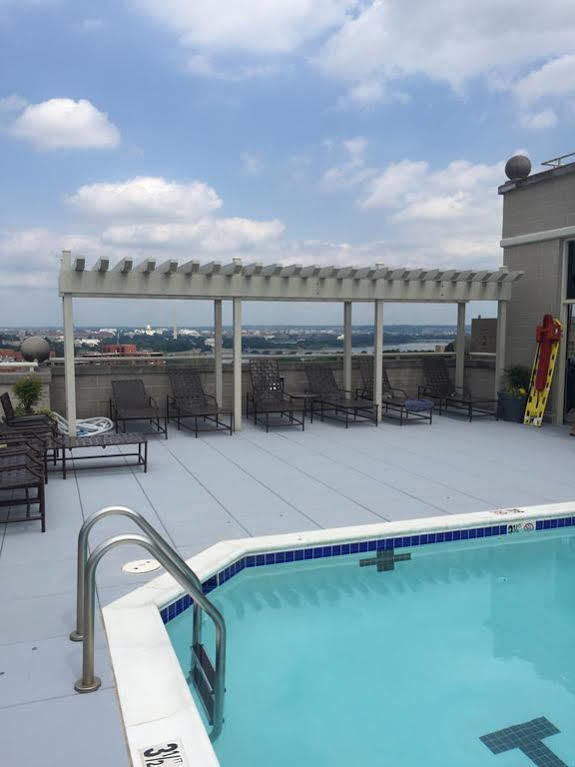 Boq Lodging In Rosslyn วอชิงตัน ภายนอก รูปภาพ